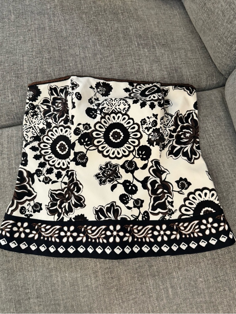 White House Black Market Women's Black and White Floral Strapless Bustier Top